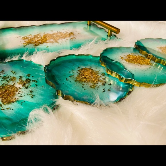 Handmade Green Resin Tray With Handles And Coasters - Picture 2 of 13